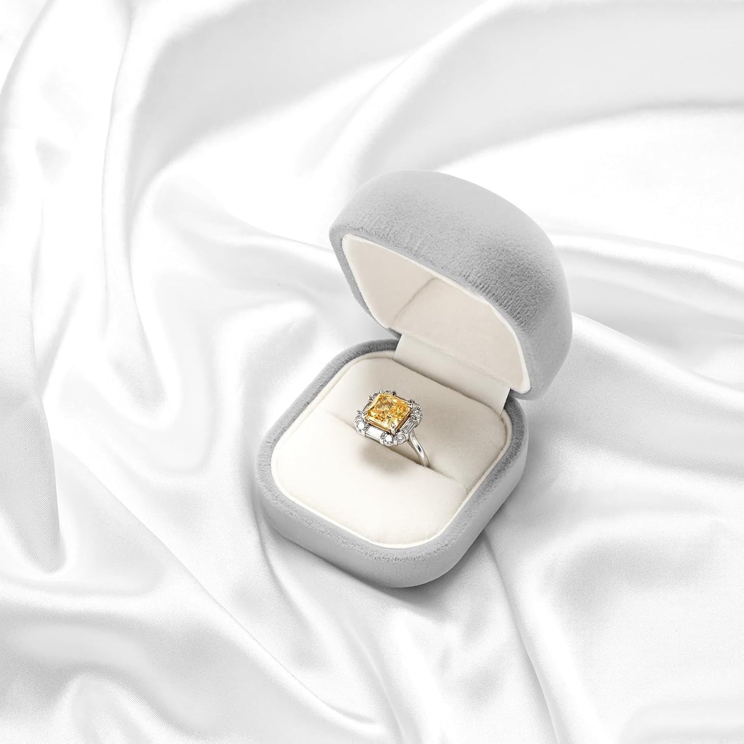 Caja terciopelo anillos regalo cumpleaños bodas gris