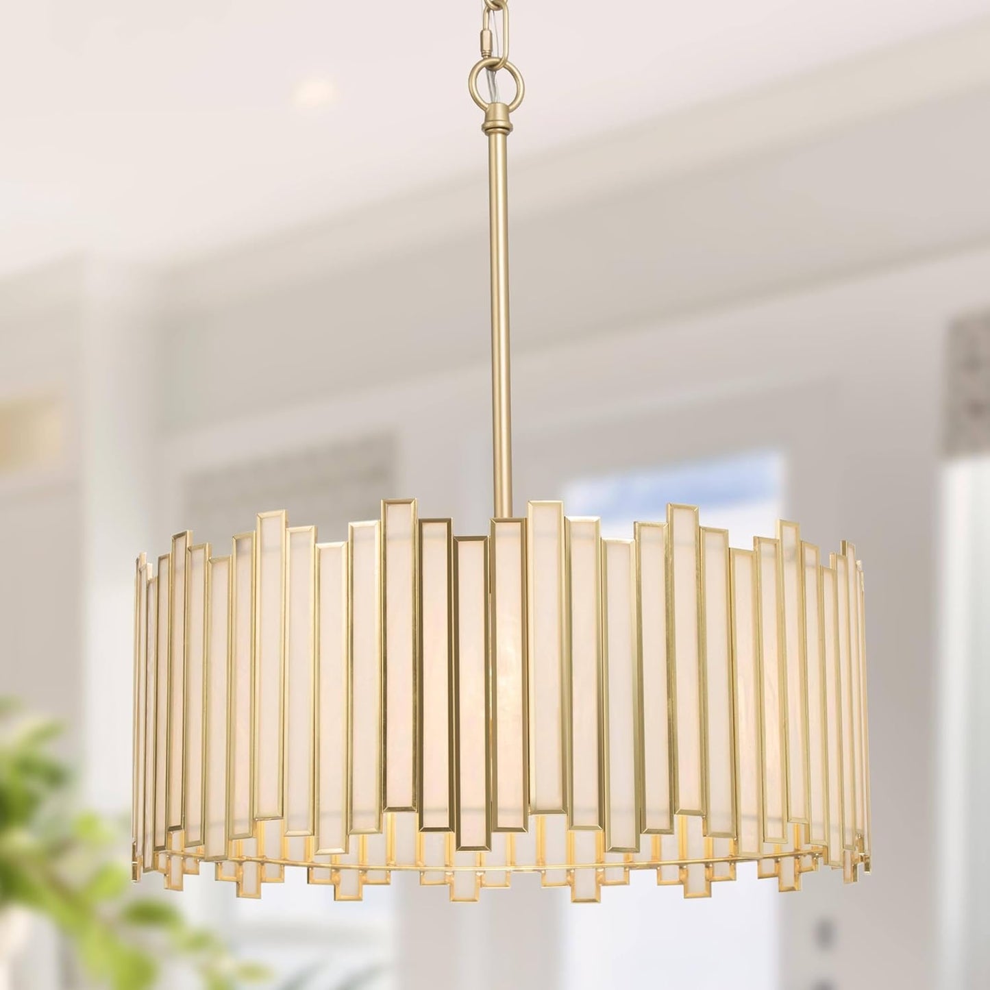 Candelabro de tambor dorado con pantalla vidrio crema