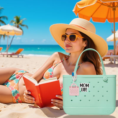 Dije EVA para bolsa Bogg con mosquetón rosa