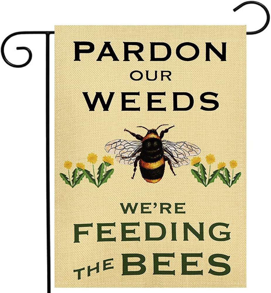 Bandera jardín doble cara 12.5x18" Pardon Our Weeds