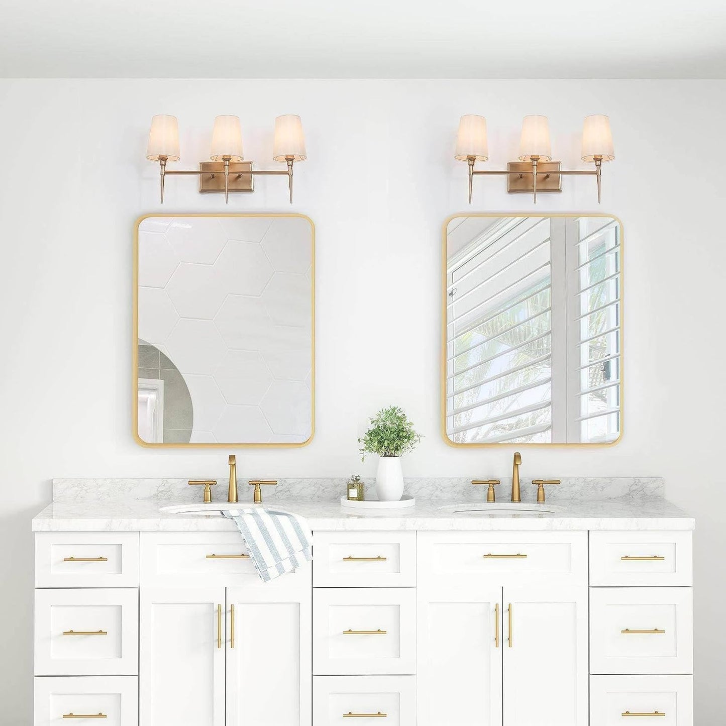 Lámpara pared baño 3 luces tela blanca moderna