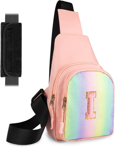 Bolso bandolera personalizado con inicial mujer adolescente rosado
