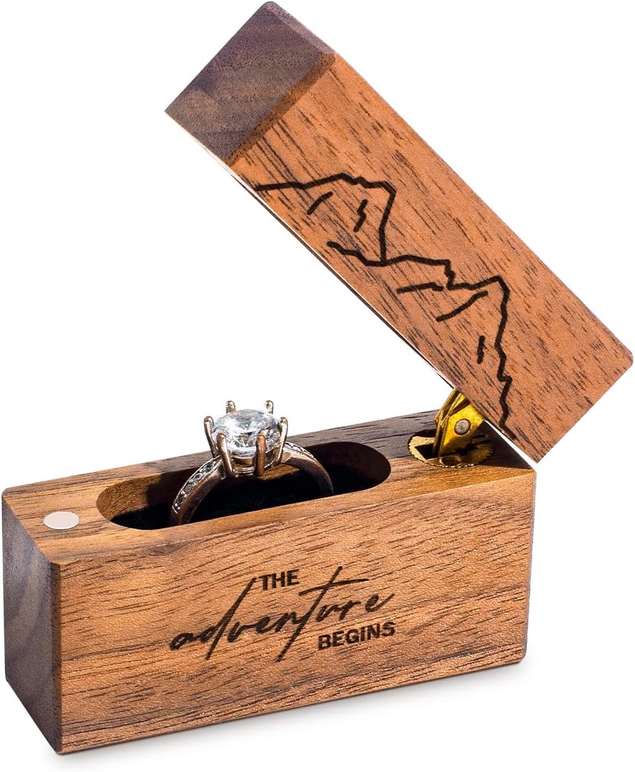 Caja anillo compromiso madera nogal grabado