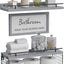 Estantes flotantes baño con barandilla metal gris moderno