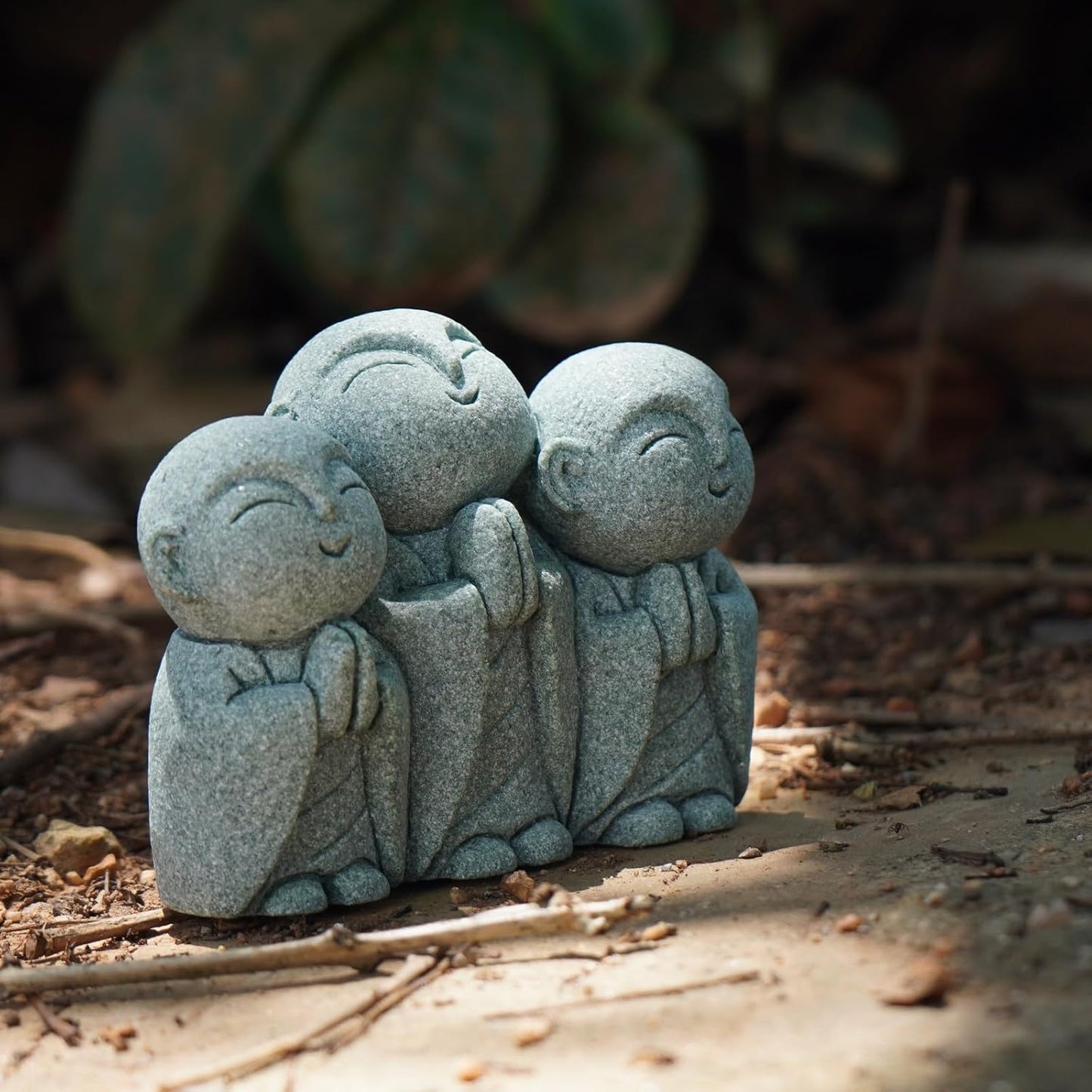 Estatua Jizo Sonriente conmemorativa acuario