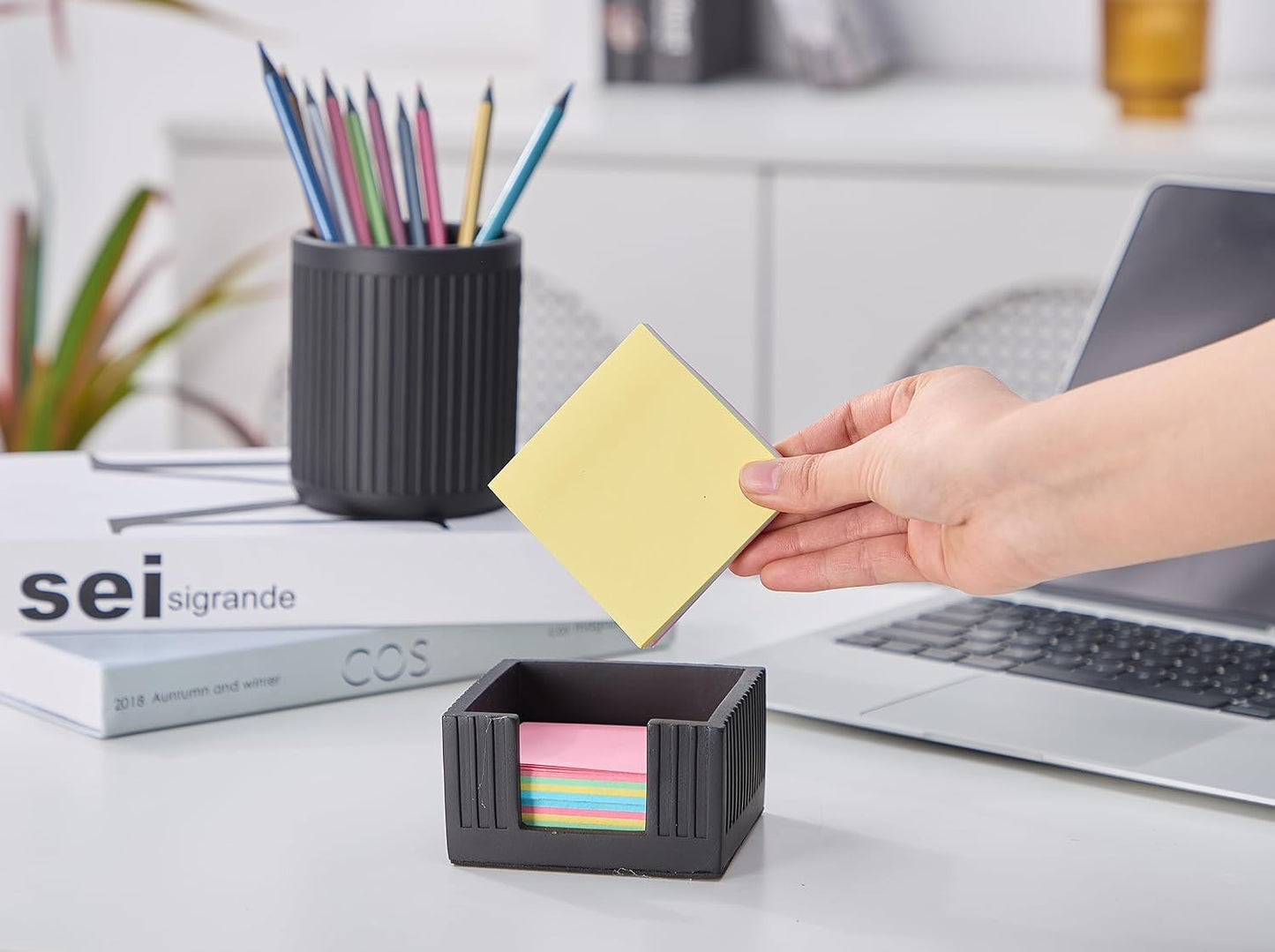 Soporte notas adhesivas cemento 3.6x3.6" escritorio negro