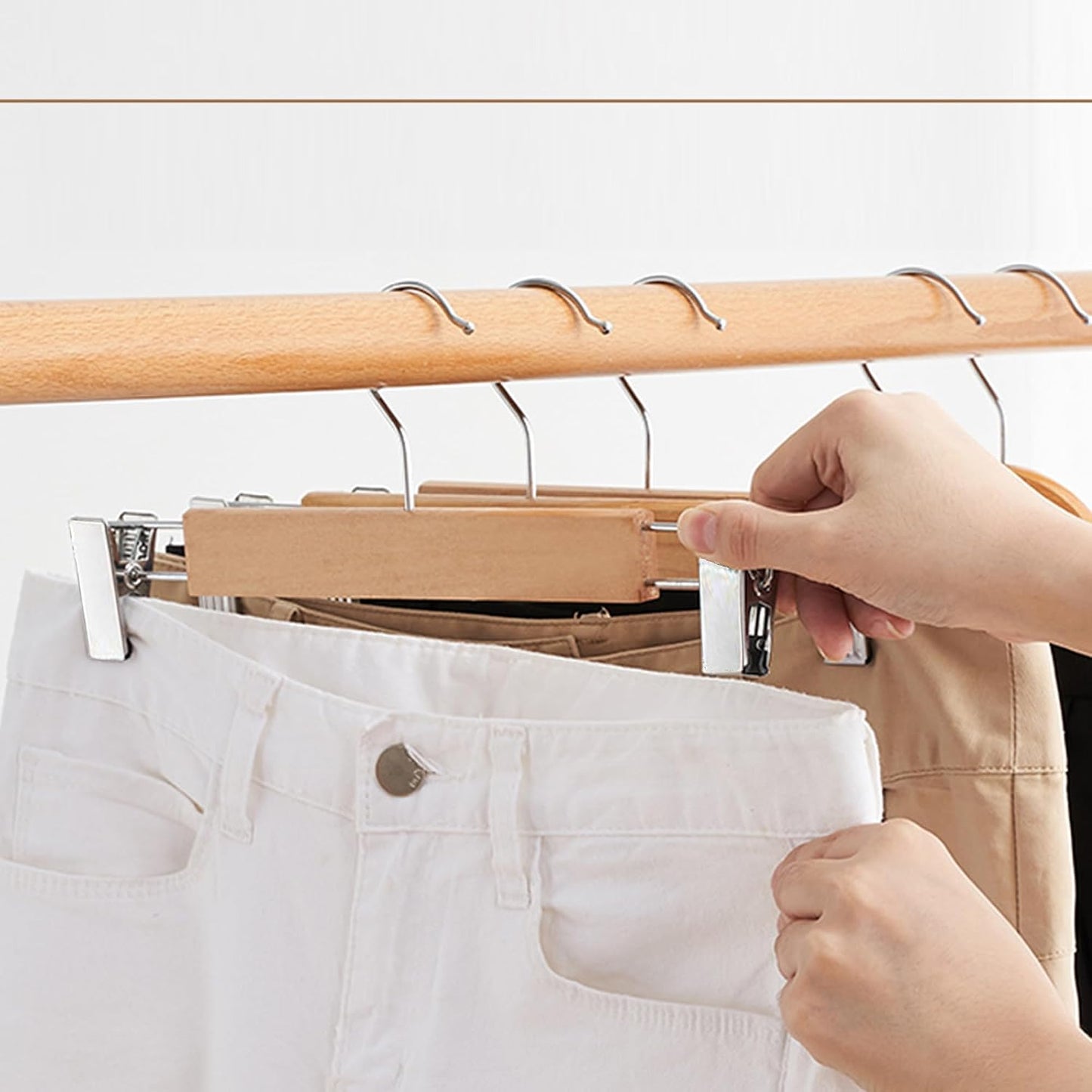 10 Perchas Madera Dorada para Niños con Clips