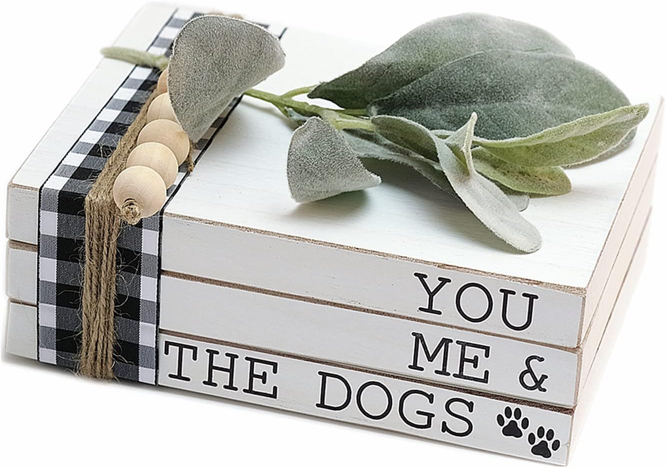 Cartel perro You Me and the Dogs 3 libros apilados
