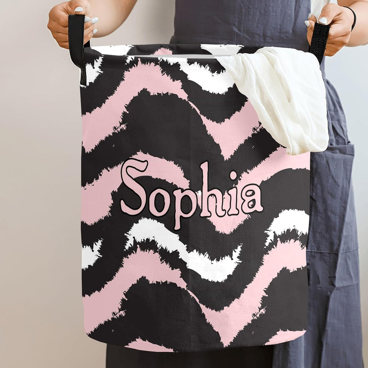 Cesta lavandería Chevron rosa/negra personalizada dormitorio