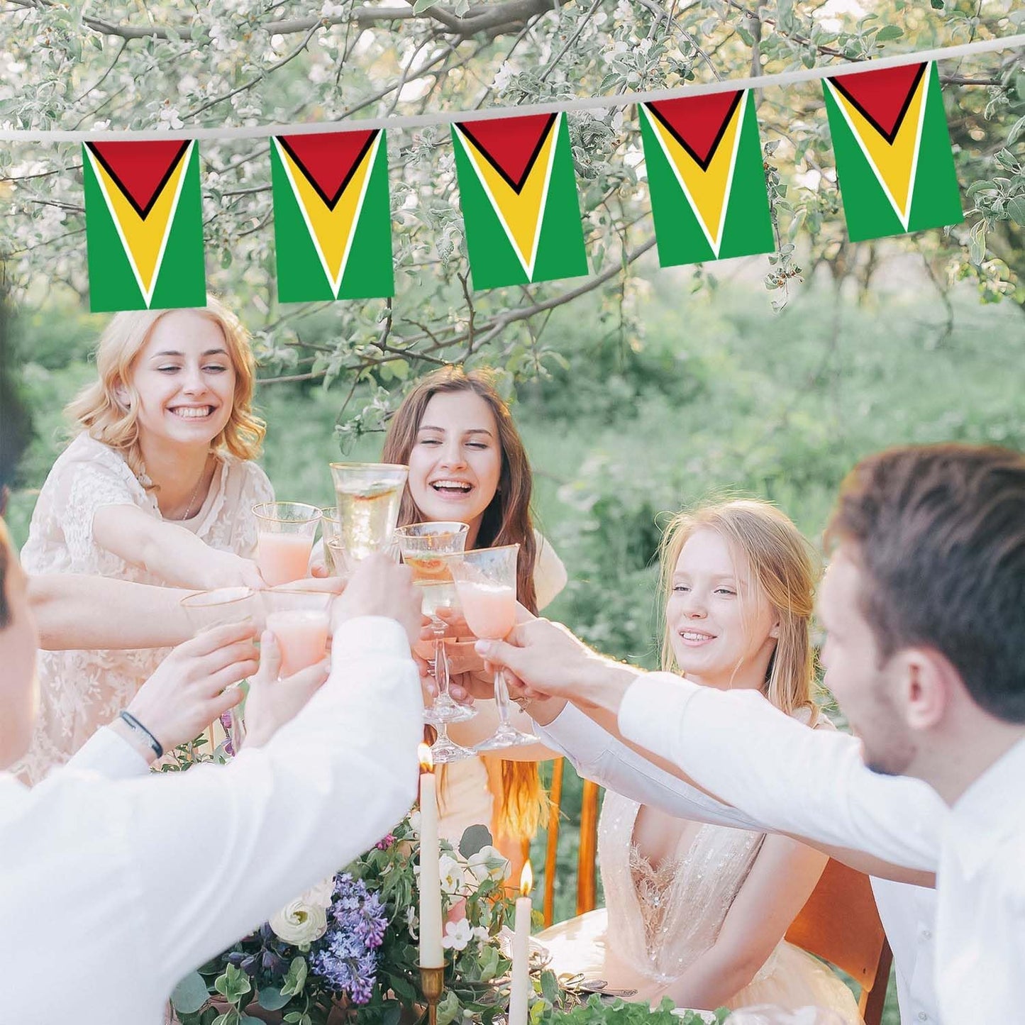 Banderín Guyana 32ft con 30 mini banderines rayas fiesta