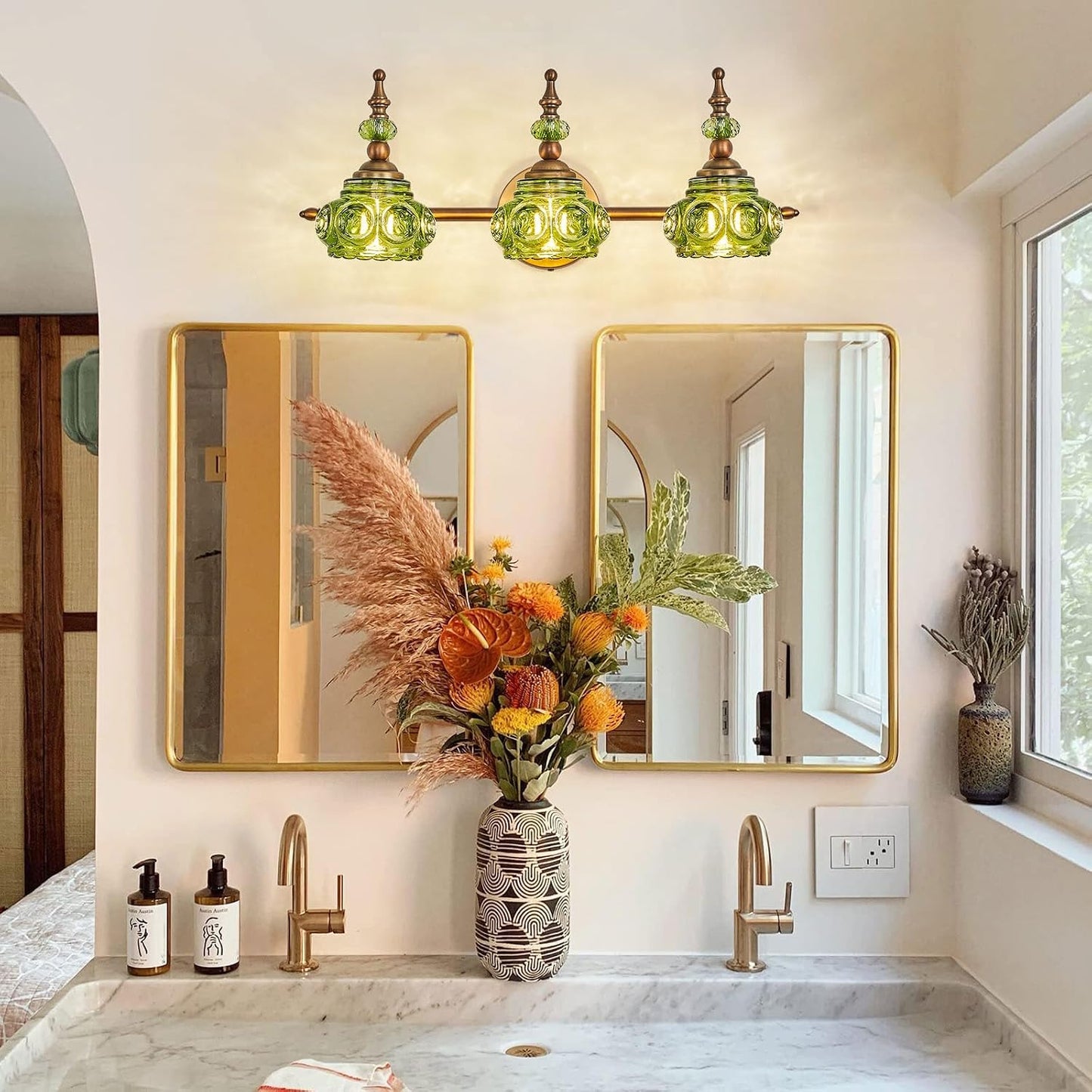 Lámpara vintage 3 luces latón vidrio verde baño