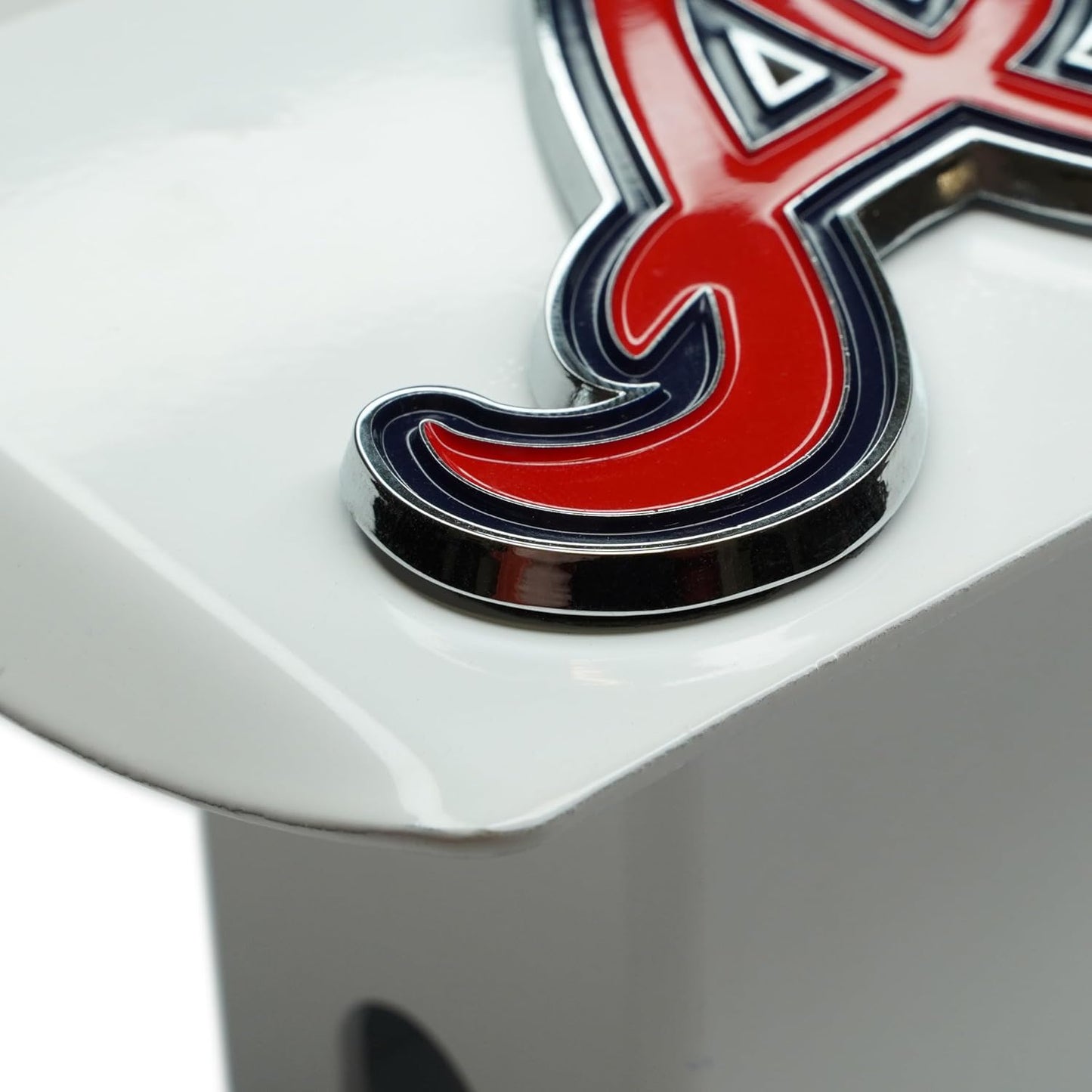 Cubierta enganche color UT Blanca emblema metal cromo