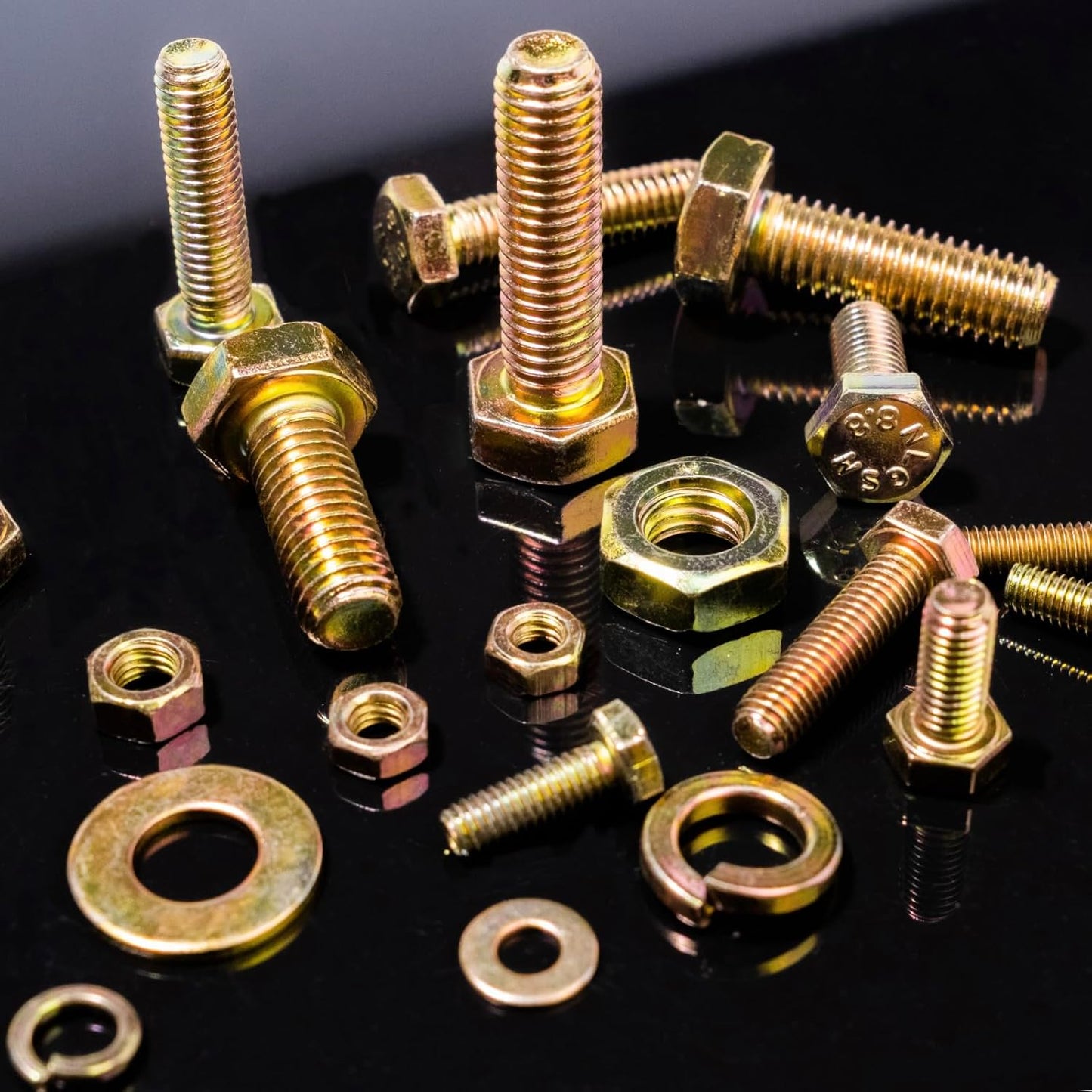 Kit 966 Tuercas y Pernos Métricos M4-M8 Grado 8.8
