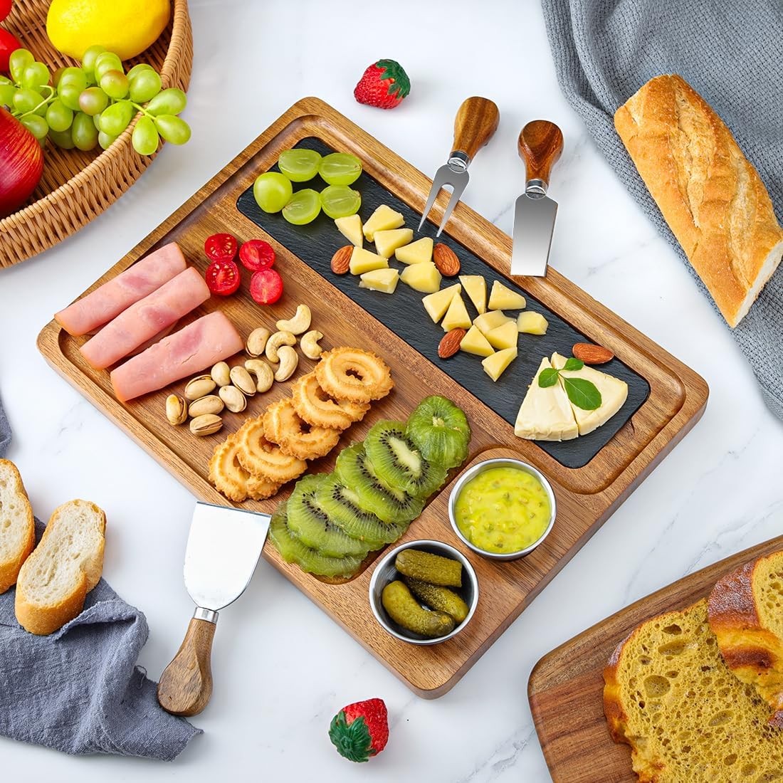 Tabla madera pizarra con 2 cuencos para charcutería y queso