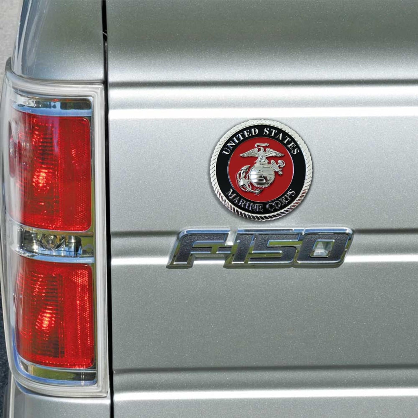 Medallón USMC 3.5" Águila Globo Ancla Rojo Plateado