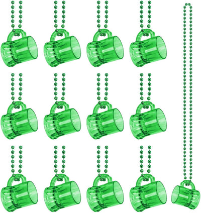 Collares de cuentas de San Patricio con vaso de chupito verde para fiesta irlandesa