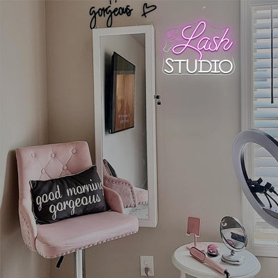 Letrero neón Lash Studio para salón spa belleza
