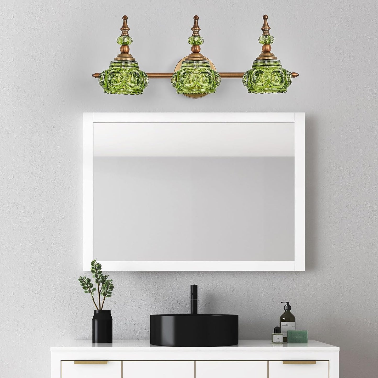 Lámpara vintage 3 luces latón vidrio verde baño