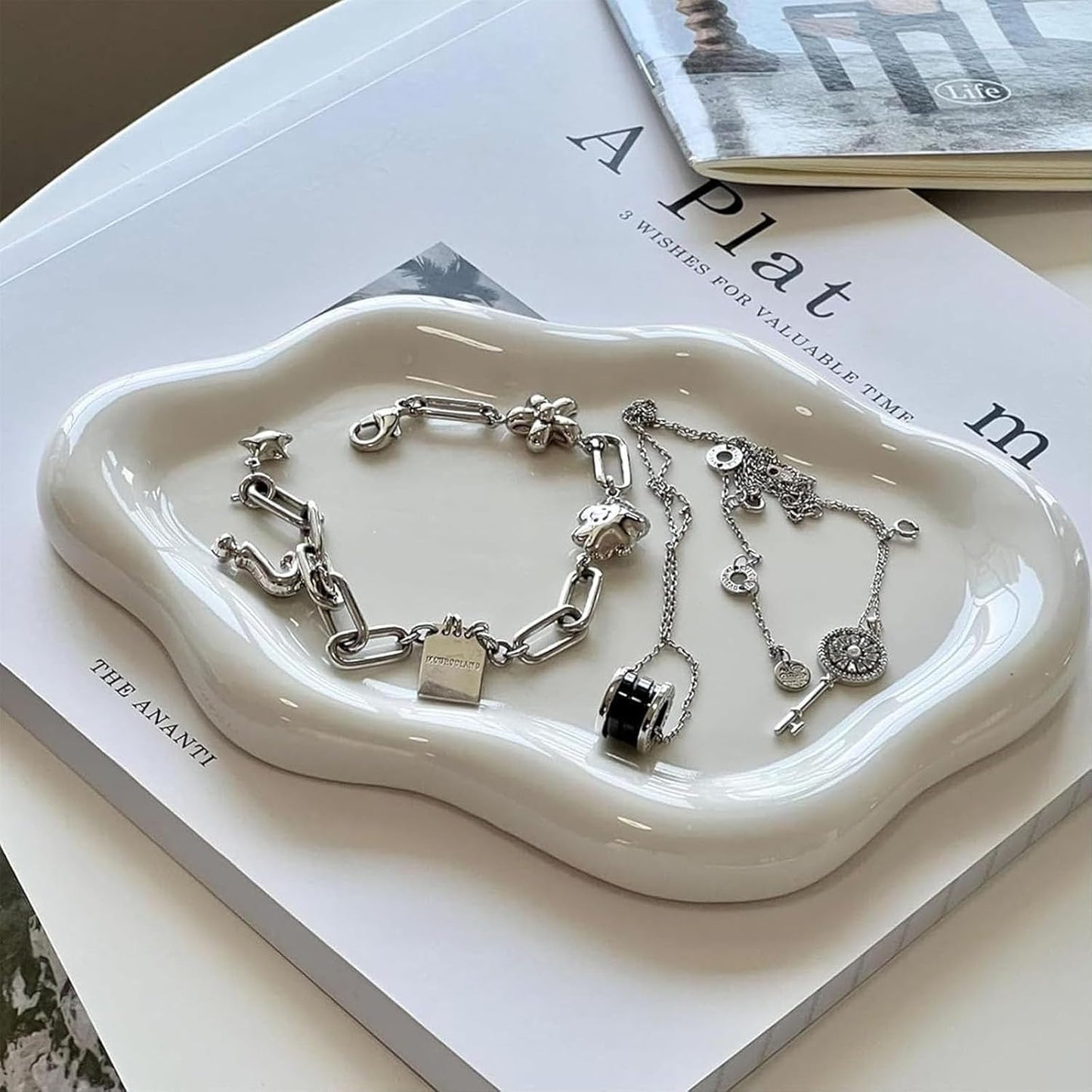 Plato cerámica para joyas forma nube decoración mesita