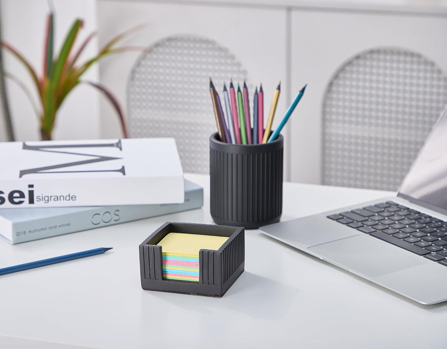 Soporte notas adhesivas cemento 3.6x3.6" escritorio negro