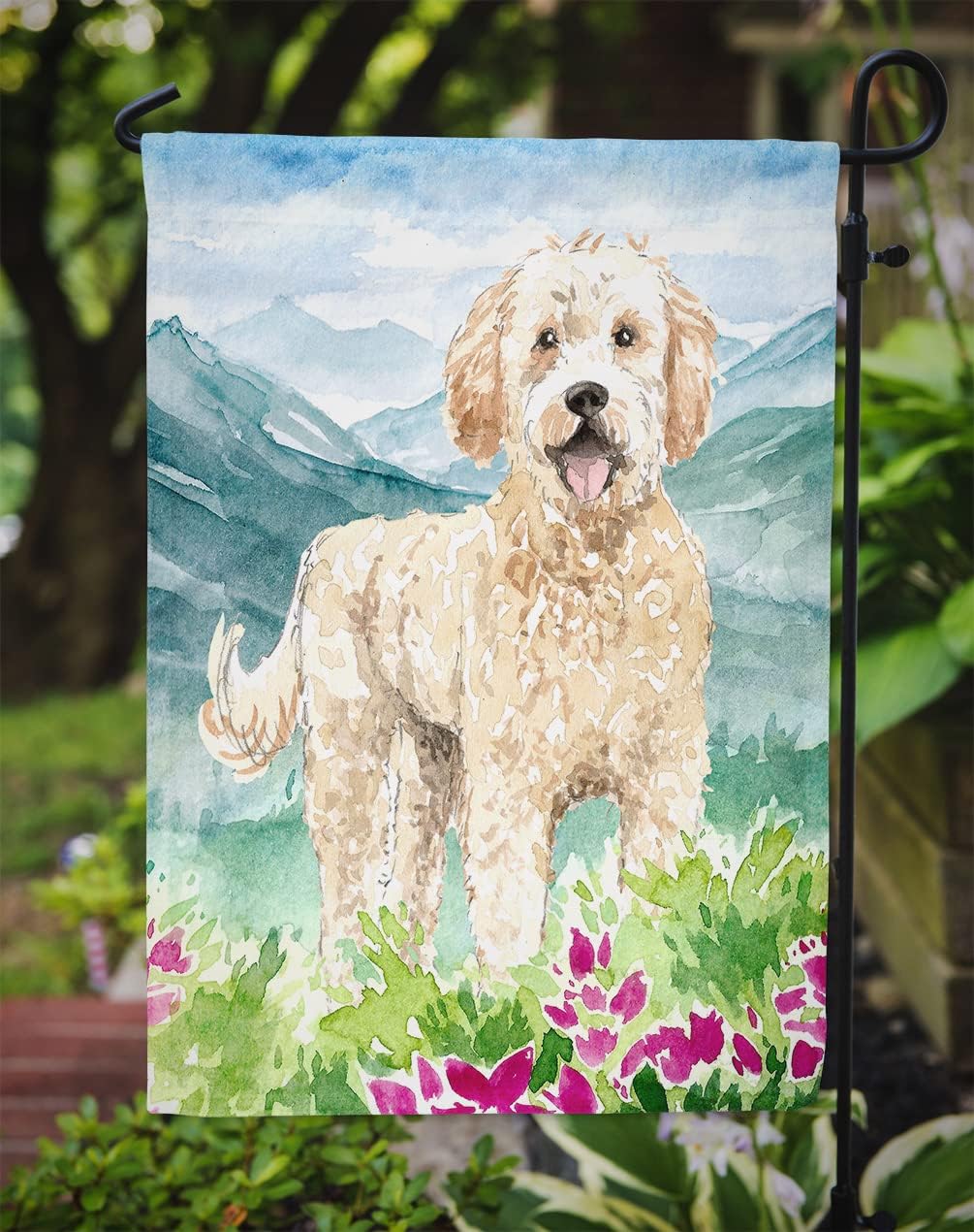 Bandera jardín Goldendoodle flores montaña multicolor