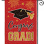 Bandera jardín diploma grad 12x18pulg color rojo