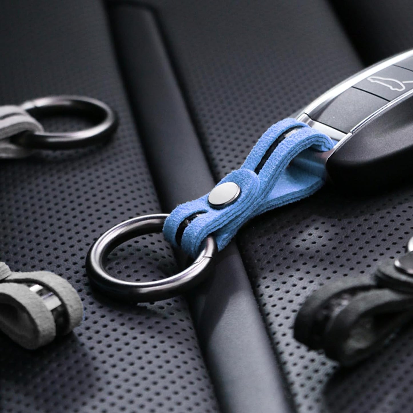 Llavero cuero fibra carbono para coche y casa