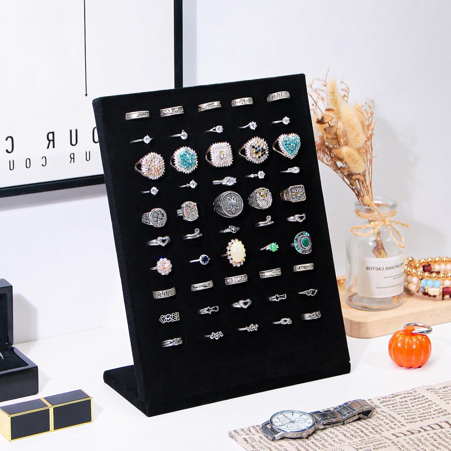 Soporte anillos terciopelo 50 ranuras forma L negro