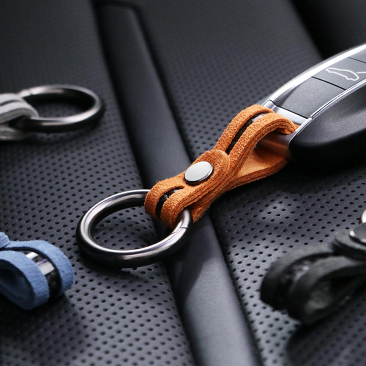 Llavero cuero fibra carbono para coche y casa
