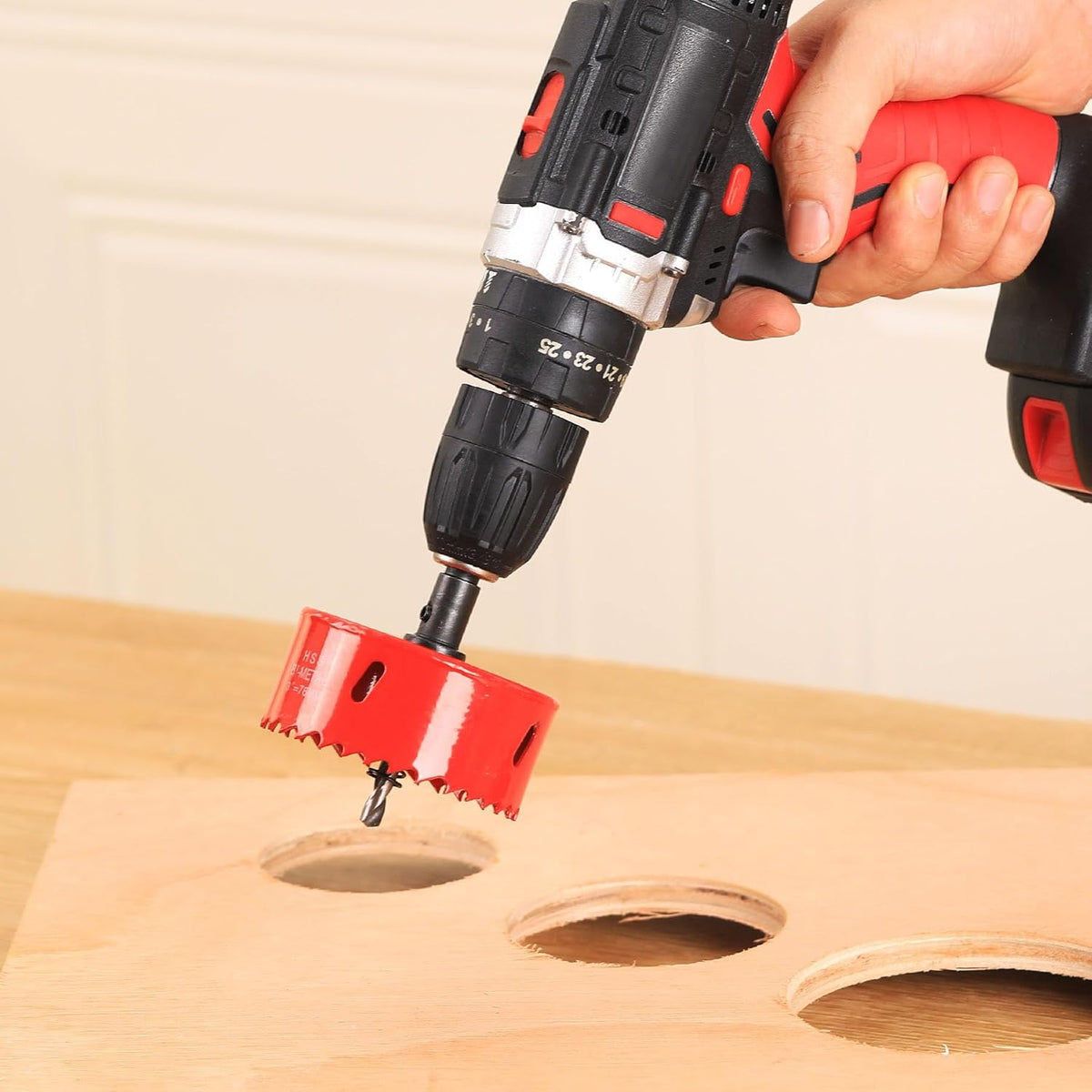 Broca sierra bimetálica 3pulg para madera y yeso con árbol