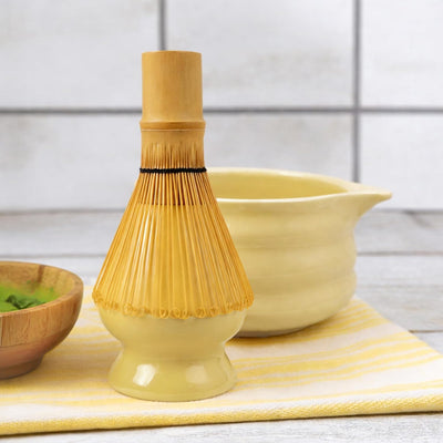 Soporte para batidor de cerámica matcha amarillo claro protege y prolonga vida