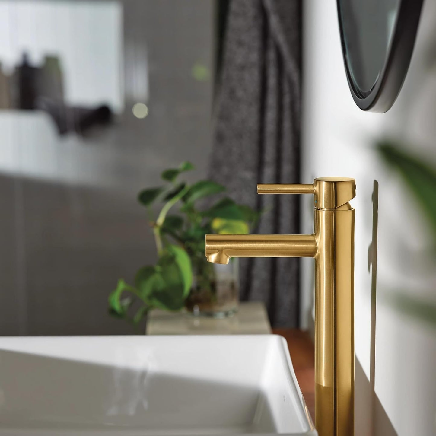 Grifo baño moderno un solo orificio color dorado cepillado