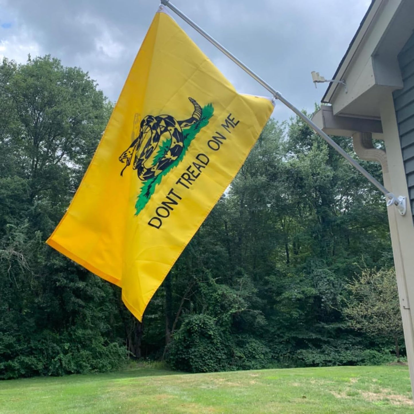 Bandera Dont Tread On Me 4x6ft 210D resistente con ojales