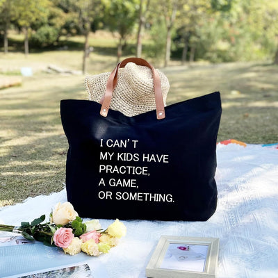 Bolsa de mano con maquillaje regalo para futura mamá