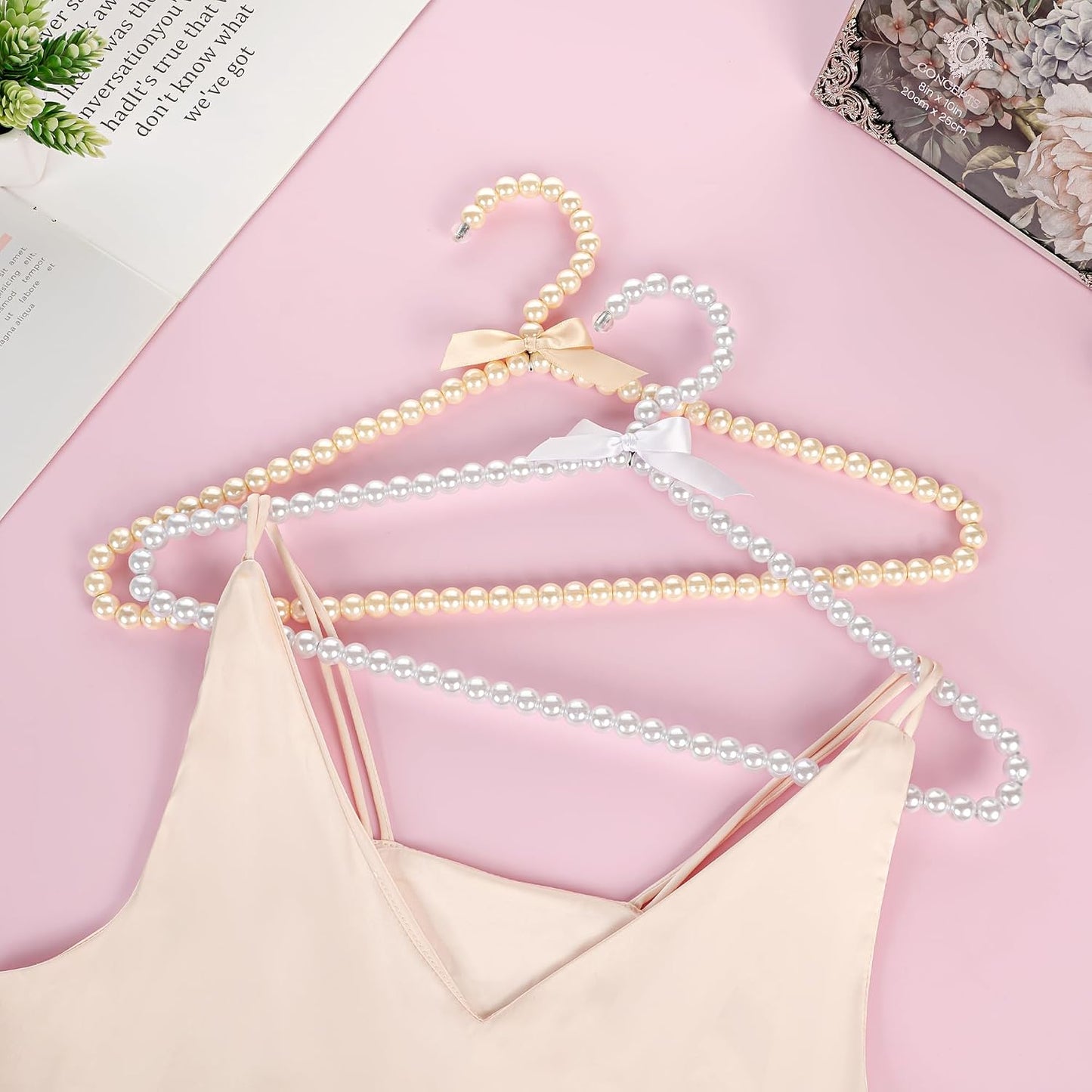 Perchas de perlas para vestidos boda y trajes diseño delgado