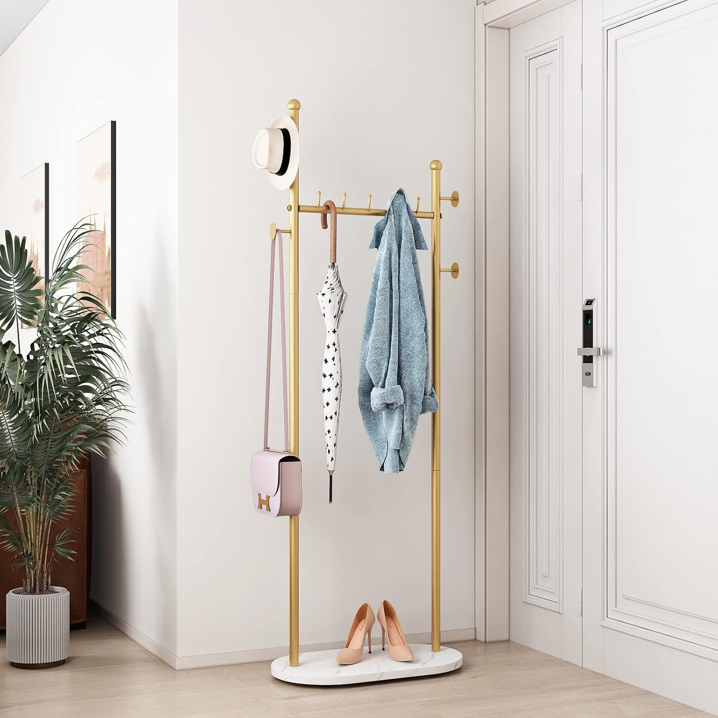 Perchero dorado con base mármol estantes dormitorio