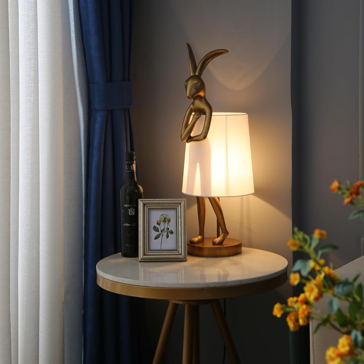 Lámpara mesa conejo 25.6pulg LED resina dorada lino blanco