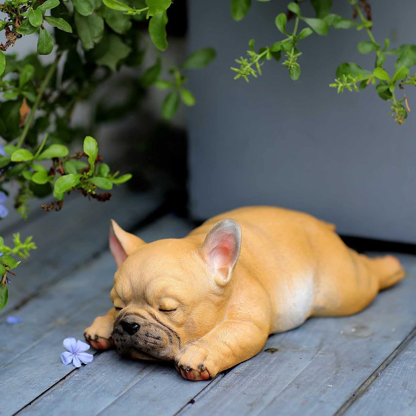 Escultura bulldog francés decorativa para patio