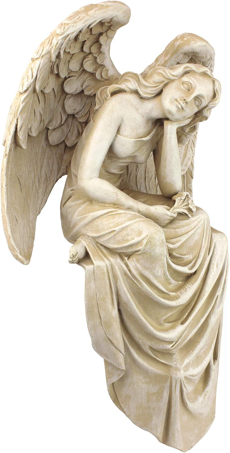 Estatua ángel gracia extendida