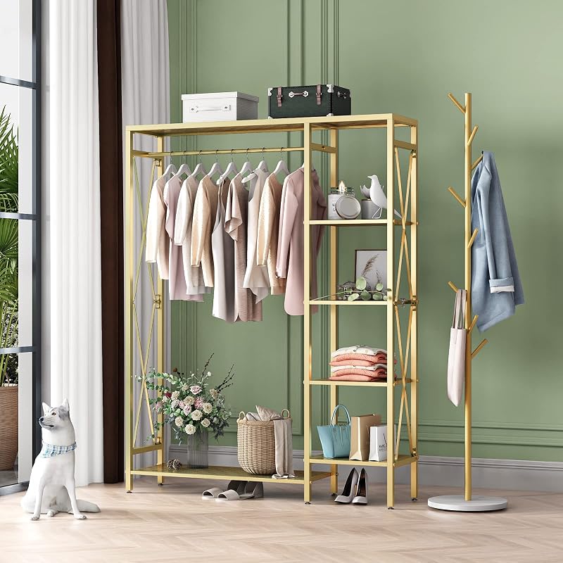 Estantes de ropa dorados modernos para boutiques