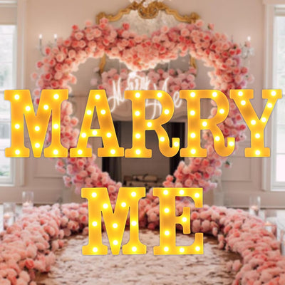 Letras LED Marry Me para decoración boda