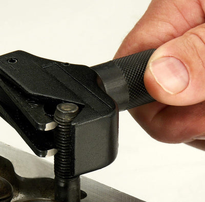 Herramienta universal para reparar roscas métrica y nacional