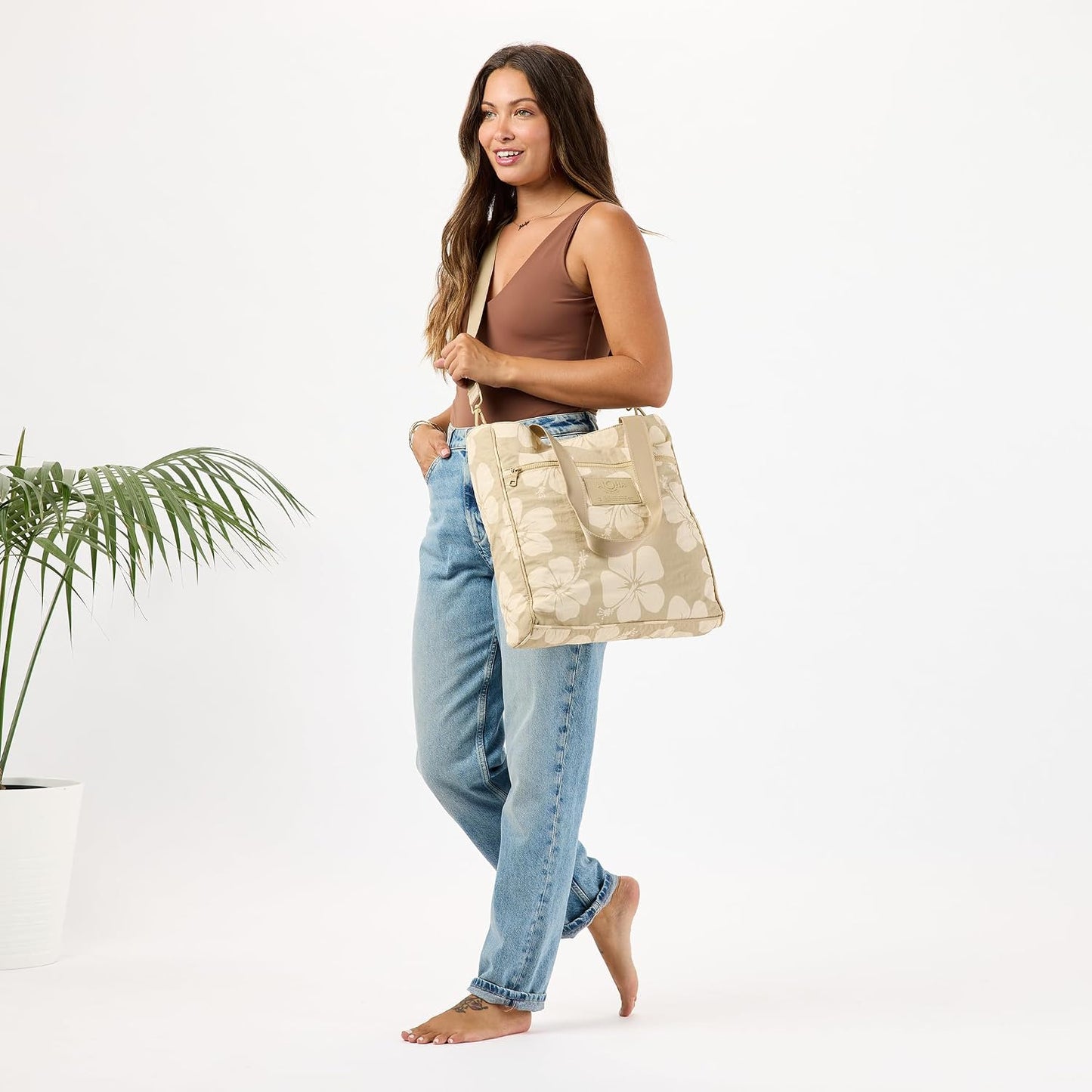 Bolso Hana Hou Creme en Dune con bolsillo frontal