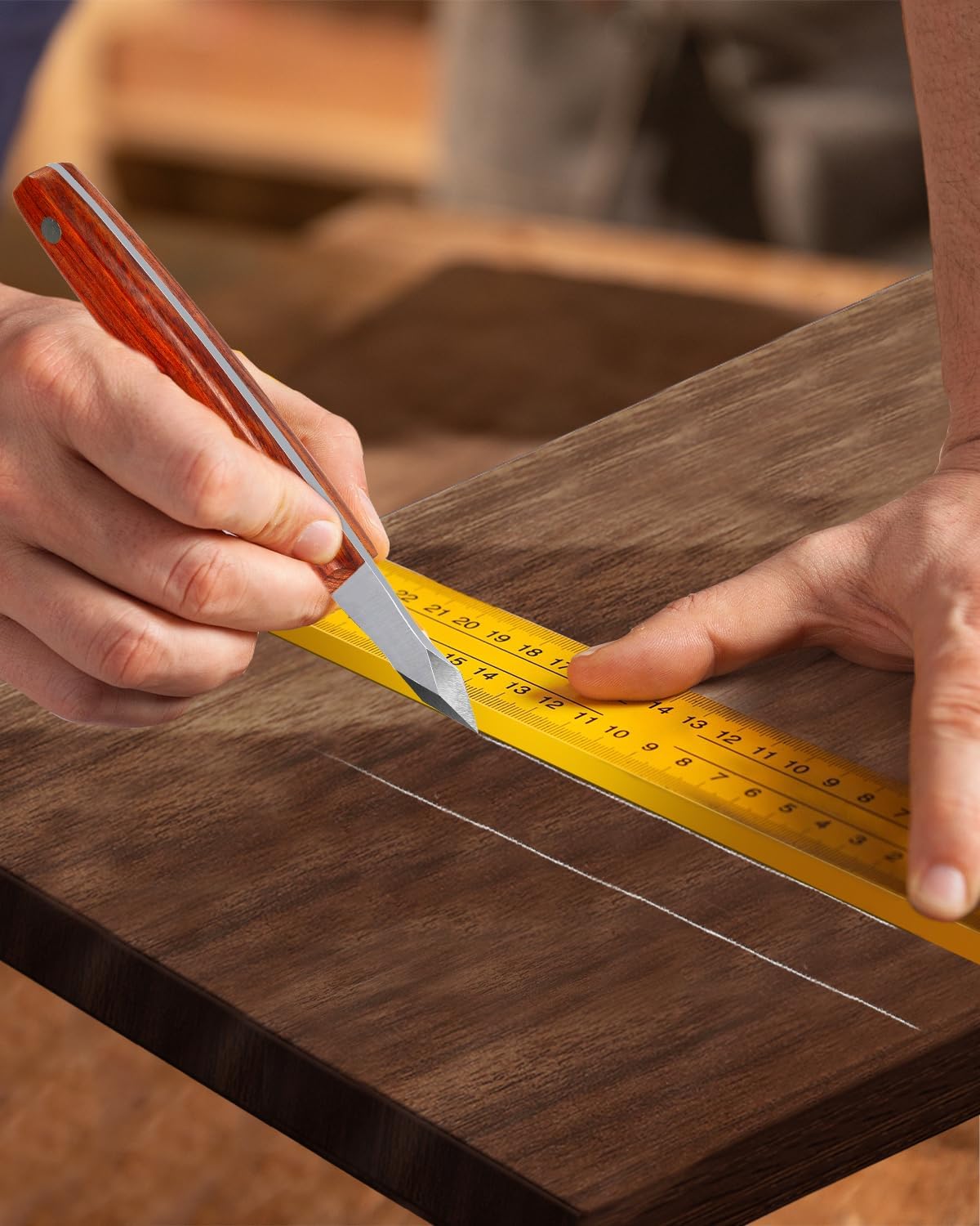 Cuchillo carpintería hoja doble bisel acero carbono mango madera