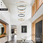 Candelabro LED 5 Anillos Oro Control Remoto Techo Alto