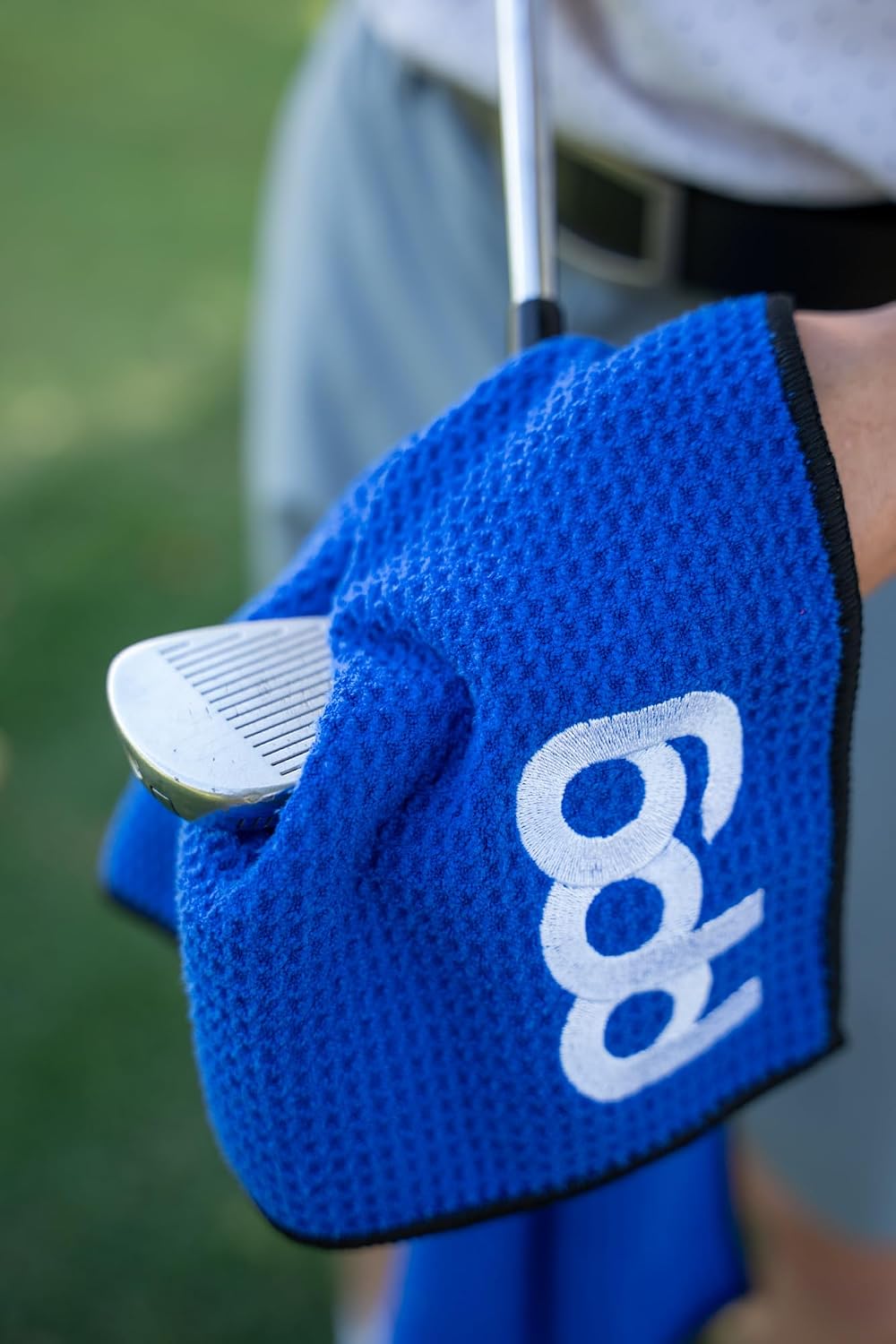 Toalla golf magnética microfibra azul con bolsillos 24x16