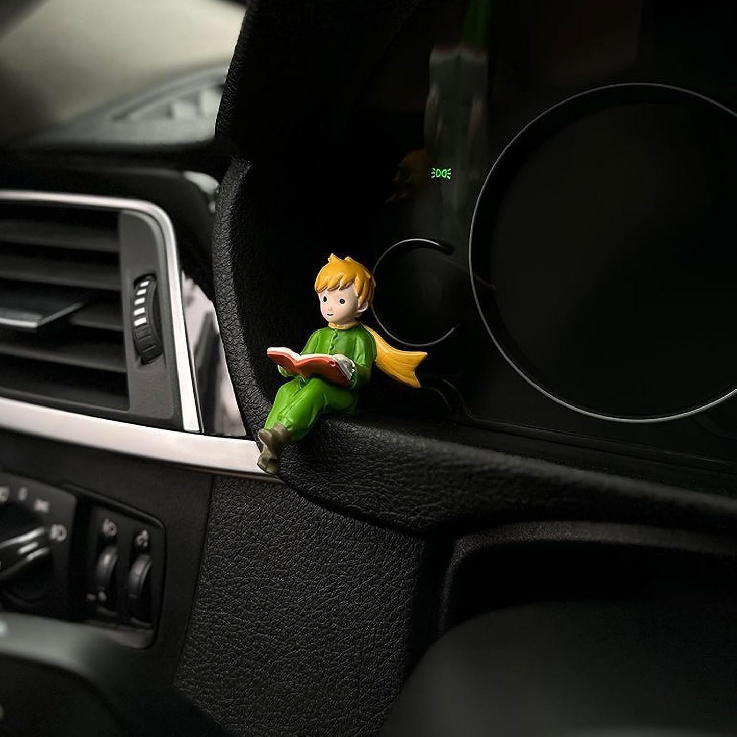 Accesorios decoración tablero auto anime mini figuras