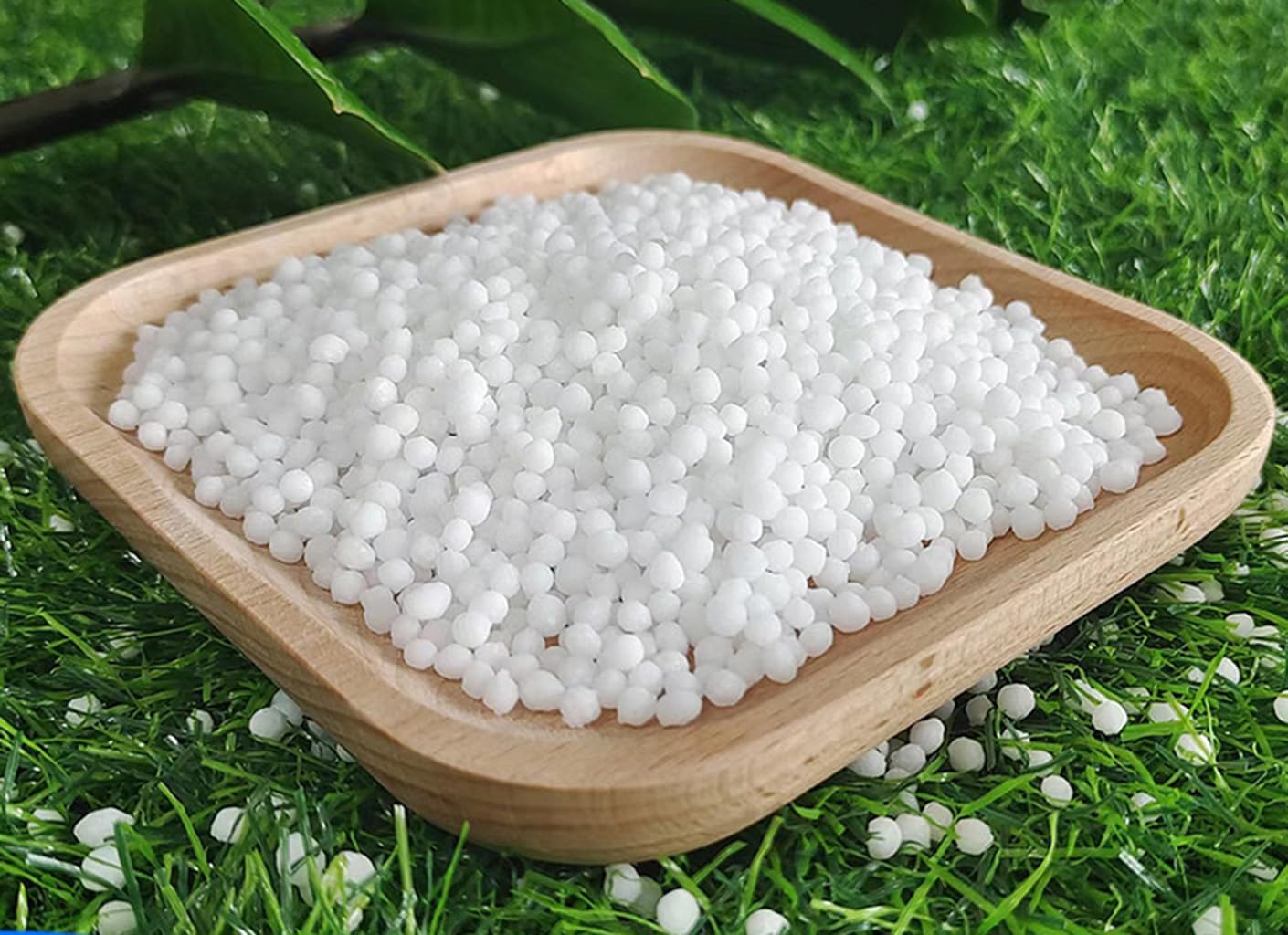 Fertilizante urea 46% nitrógeno para plantas y flores 1.9lb