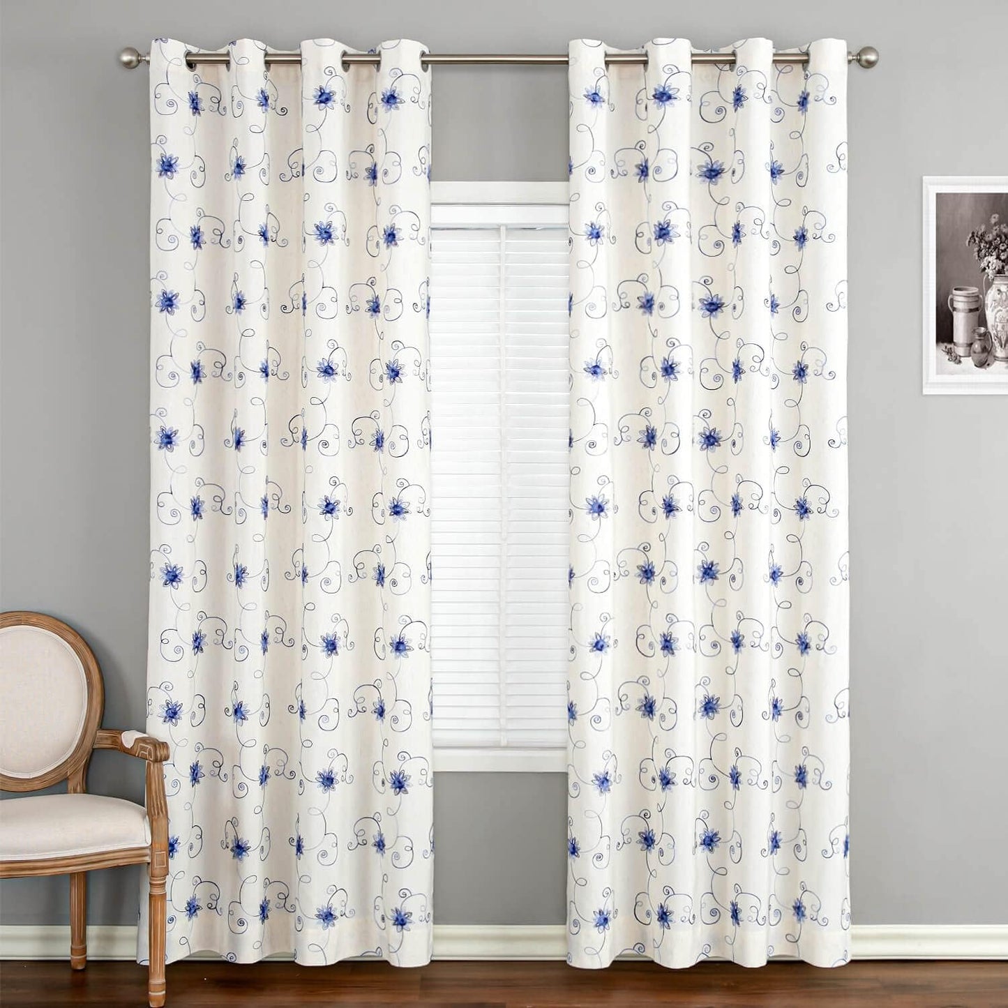 Cortinas bordadas flores azules 60x106" 2 paneles