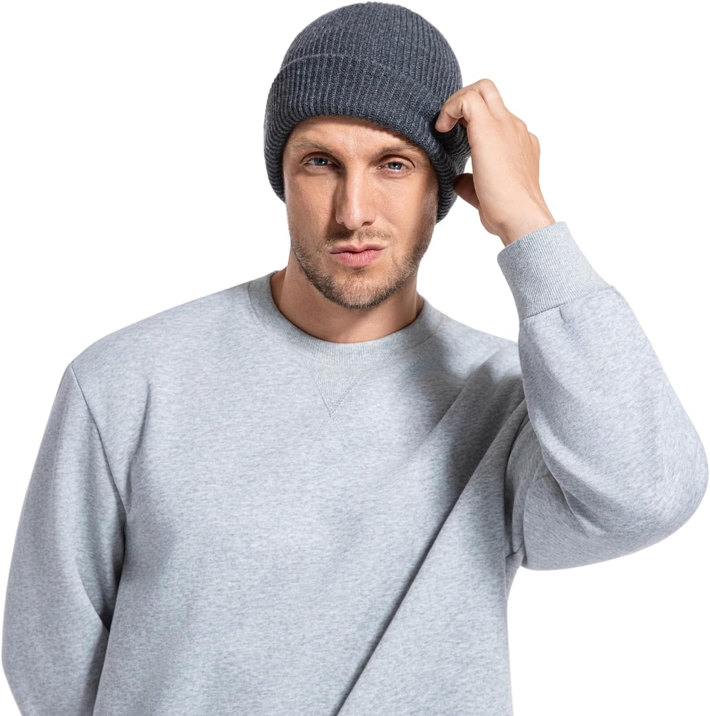Gorro grueso moderno con protección para oídos